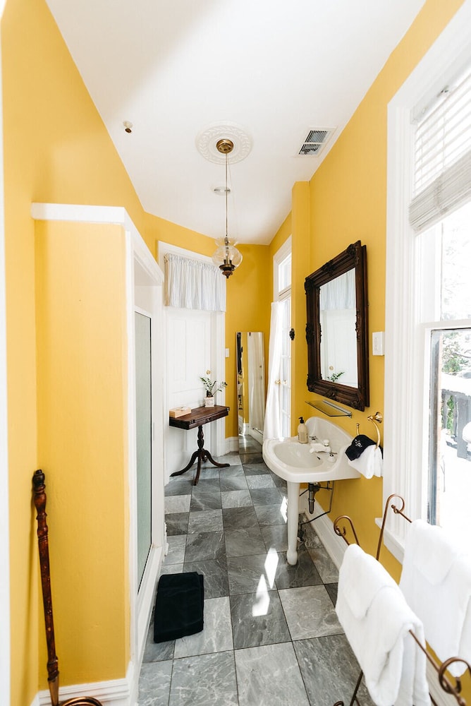 Ellerbeck Mansion Bed & Breakfast