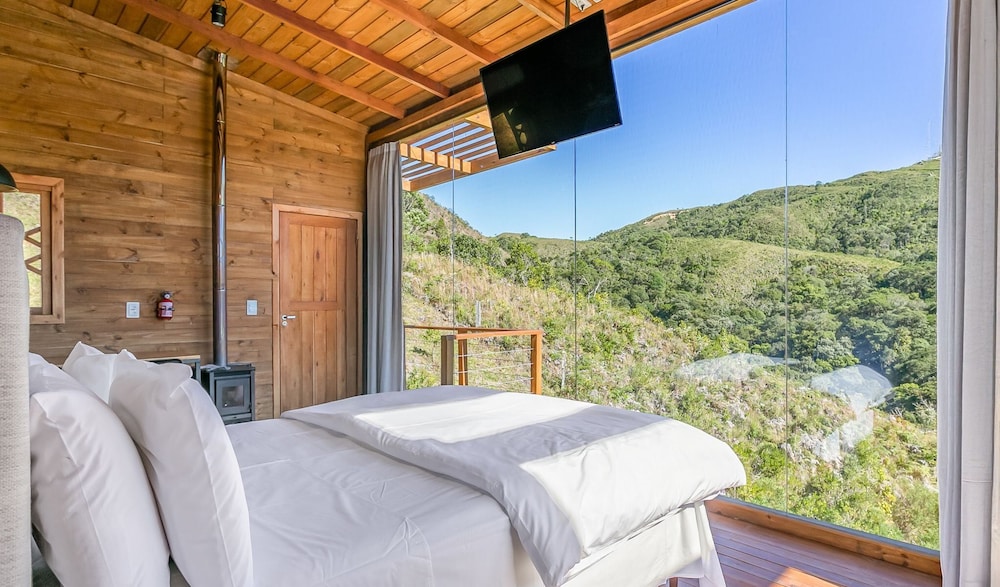 Incrível cabana vista da serra VST021