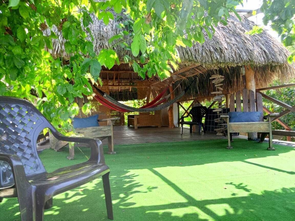 Tambo Marina Ecohostal - Hostel