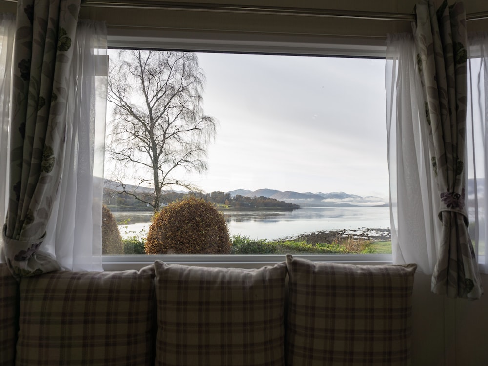 Linnhe Lochside Holidays
