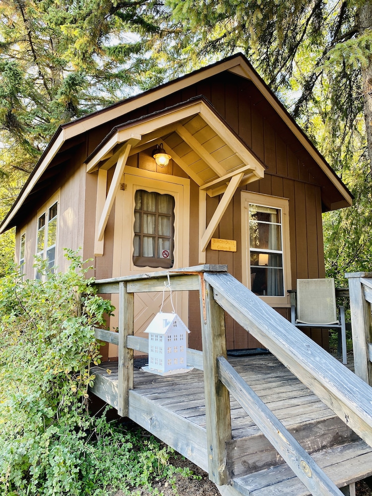 Cascade Lodge