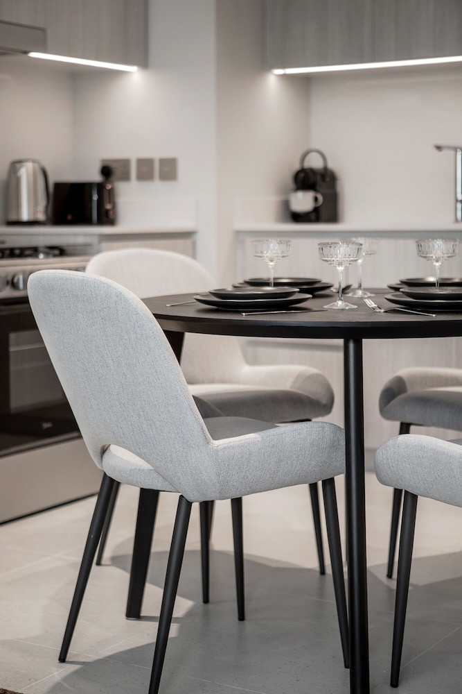 Luxury 1BR at Vida Residences