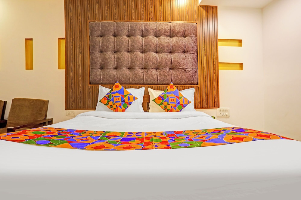 Fabhotel 22 Squares Living Spaces
