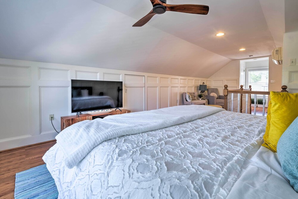 Waterfront North Beach Home ~ 2 Mi to Beach! view 4