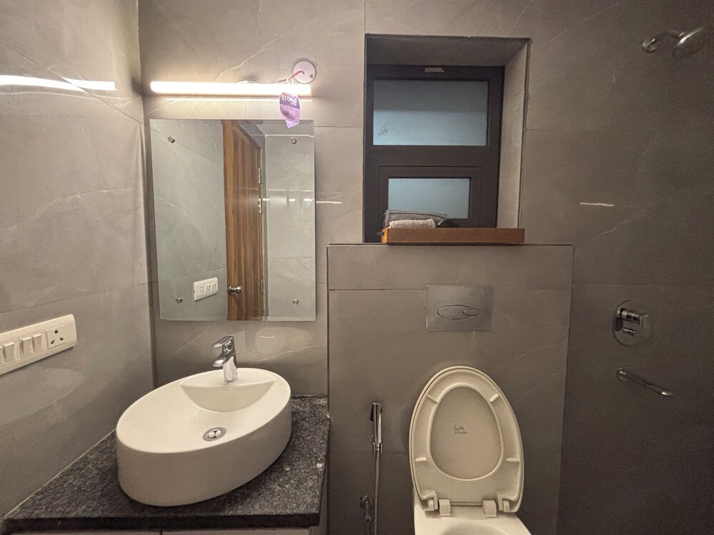 Housr 1RK & 1BHK Apartment Sector 28