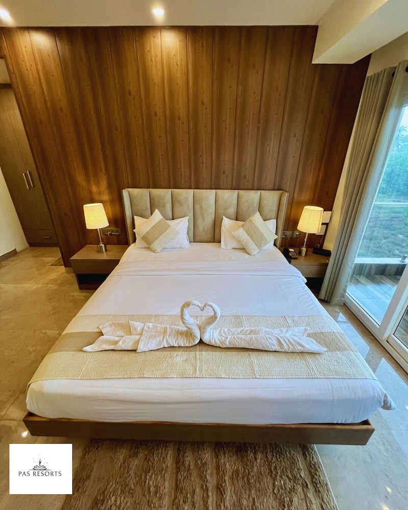 PAS RESORTS