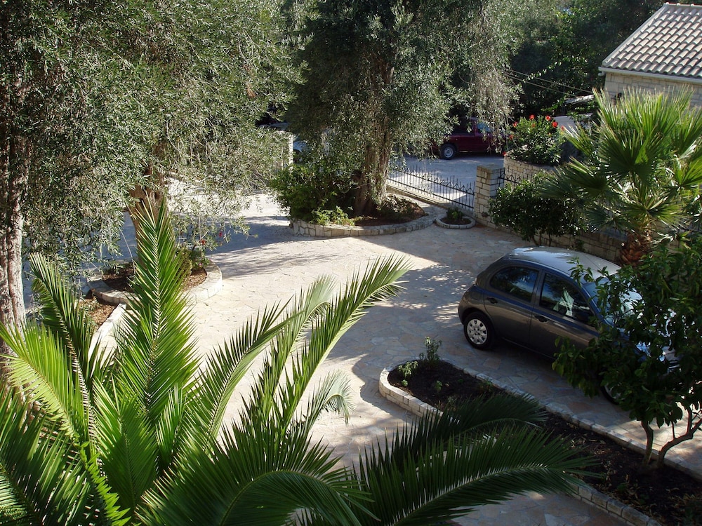 Olympia Paxos Apartment