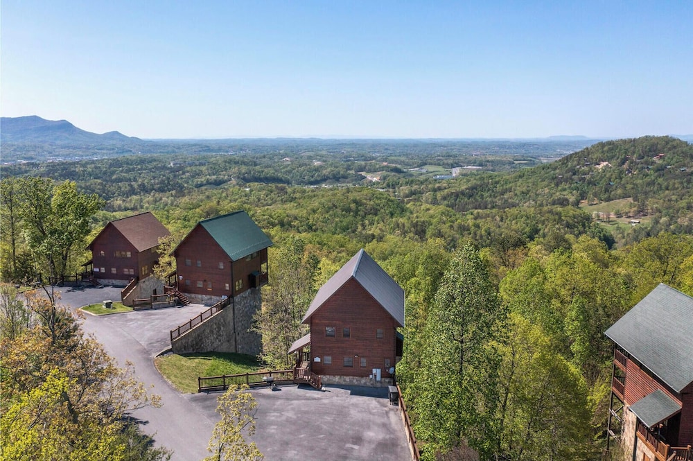 A Smoky Mountain Hide-a-way