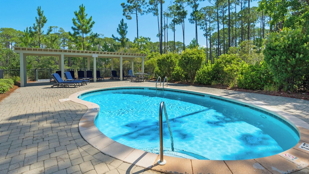 4BR Home With Deck & Grill Fun + Free Attraction Tickets!