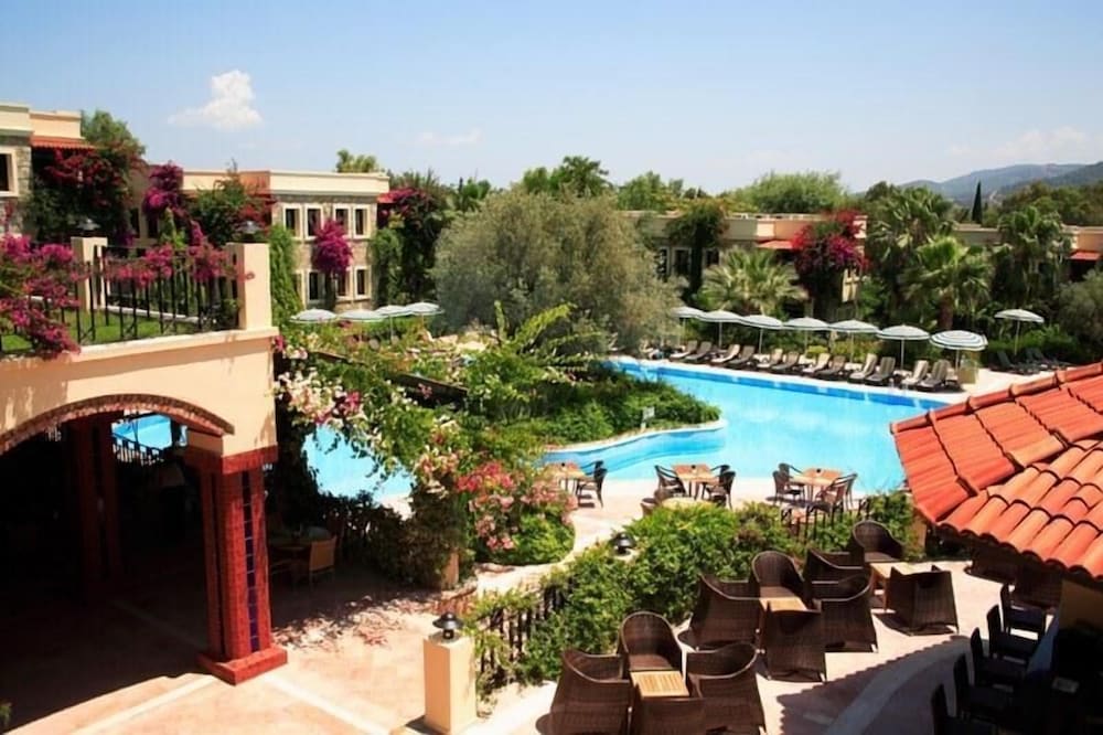 Zeytinada Otel - Image 8