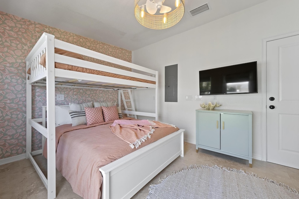 Latitude Adjustment Ami 3 Bedroom Home