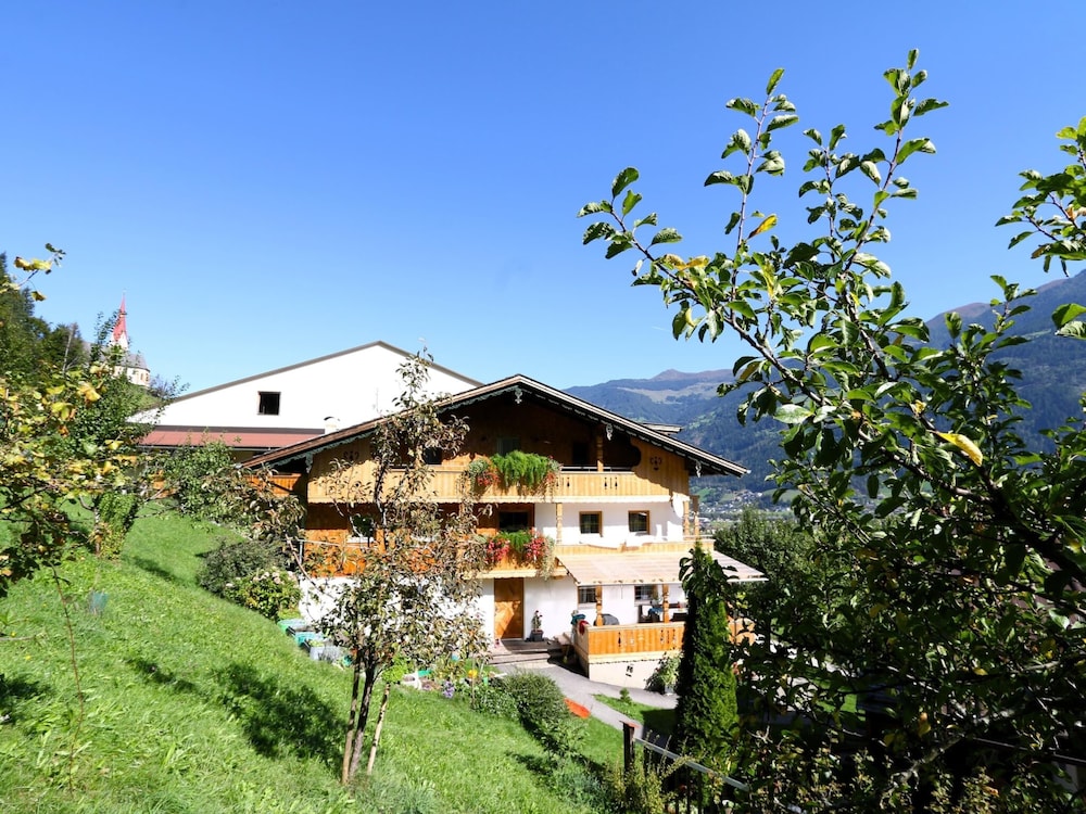 Apartment in Fugen Near Spieljochbahn