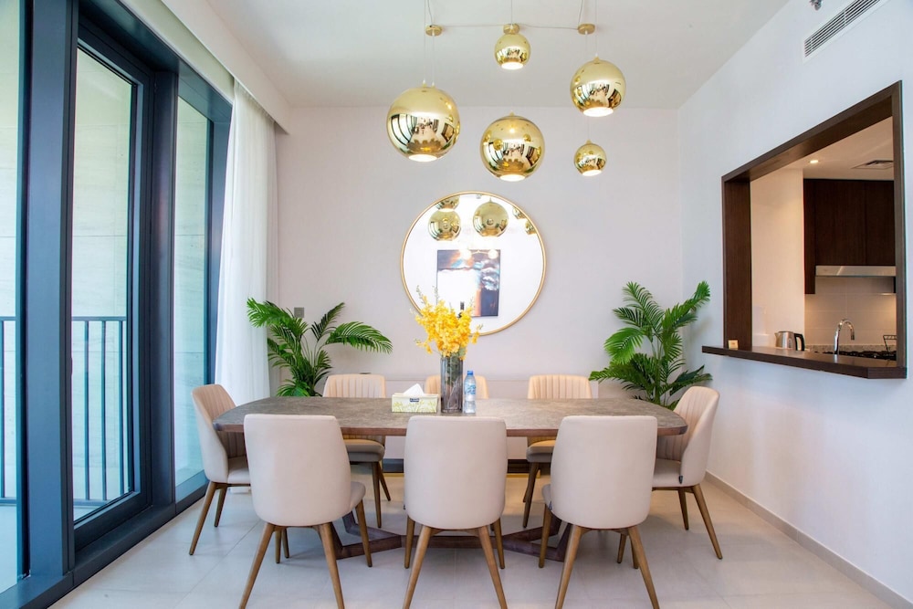 Lux 4BR Duplex in Blvd of Downtown