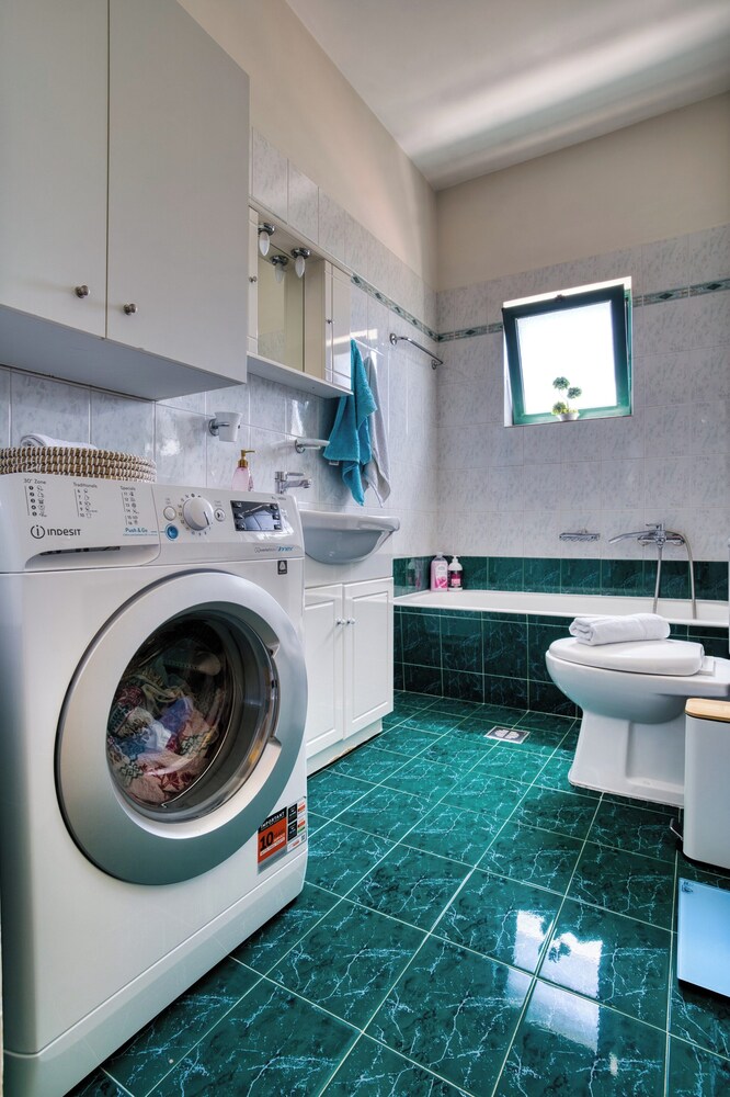 Marilizas Spacious Maisonette
