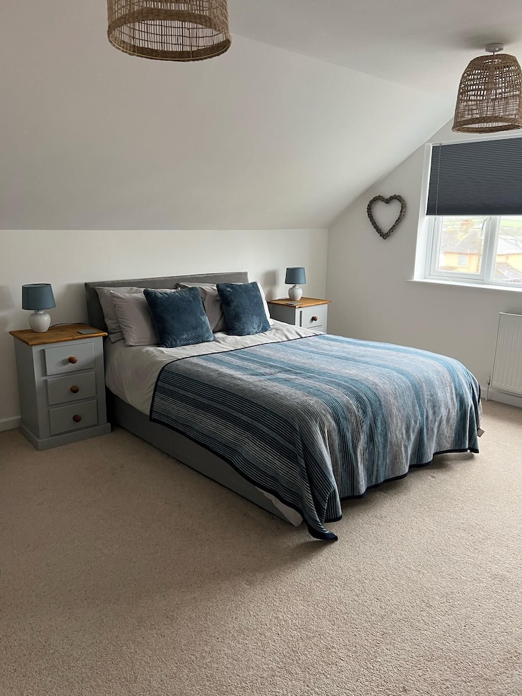Bescot House, Bramble Hill, Bude, 4 bed det House