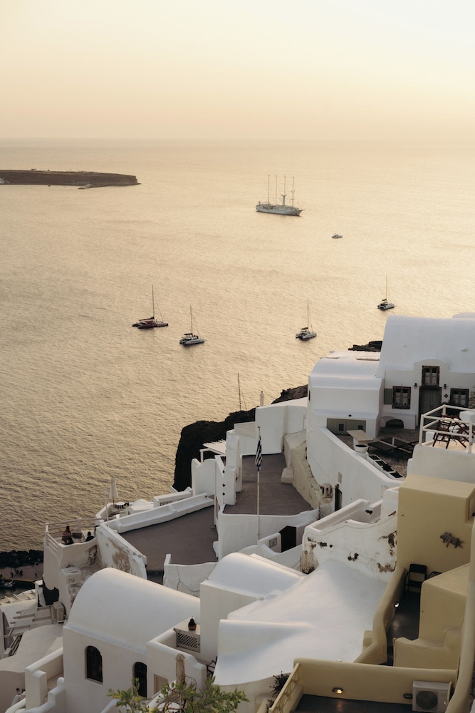 Nano Oia Villas