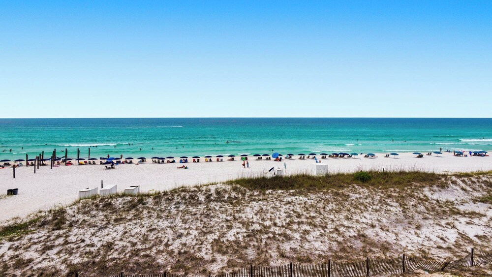 Crystal Sands 112b: Beachfront Condo With Front-row Gulf Views