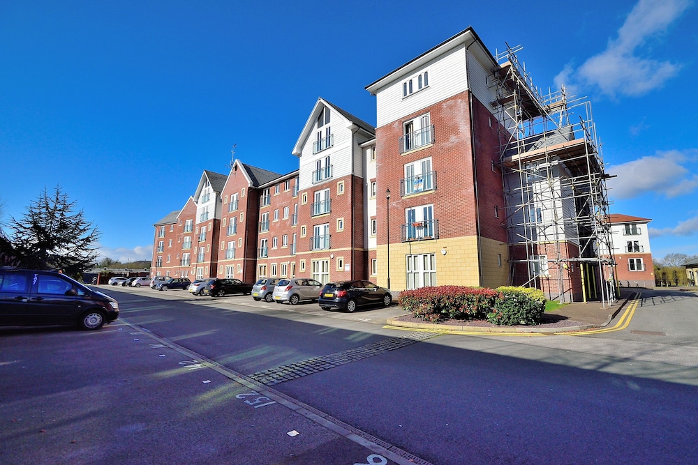 Racecourse Serviced Apartments