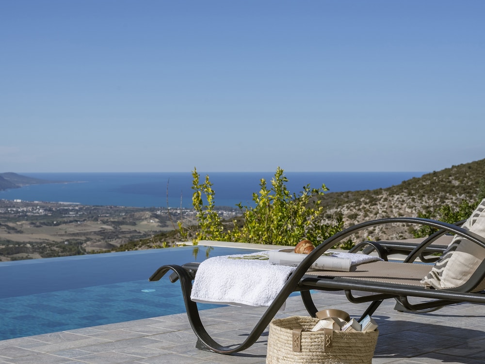 Sanders View - Cozy 3-bdr Villa With Infinity Pool