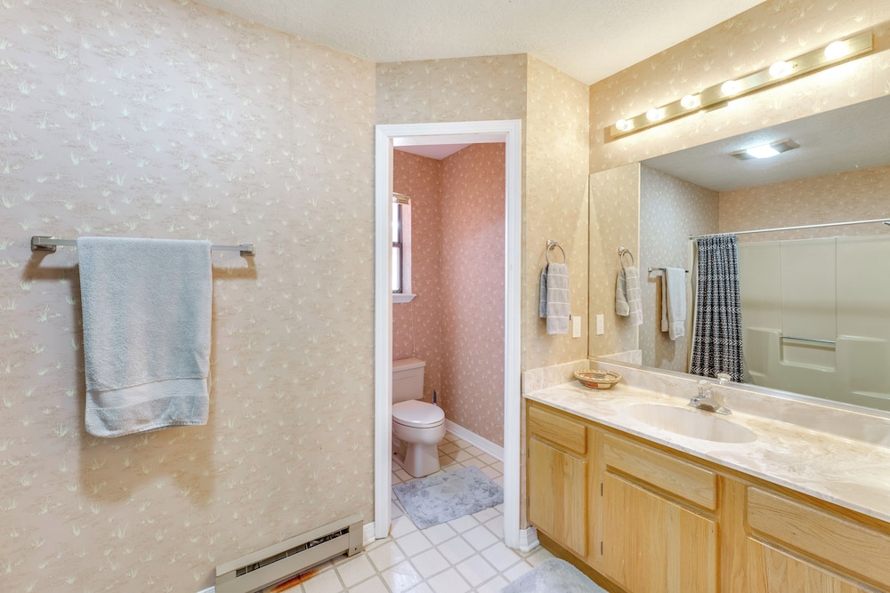 Mtn Bike, Hike & Disc Golf: Cozy Angel Fire Condo