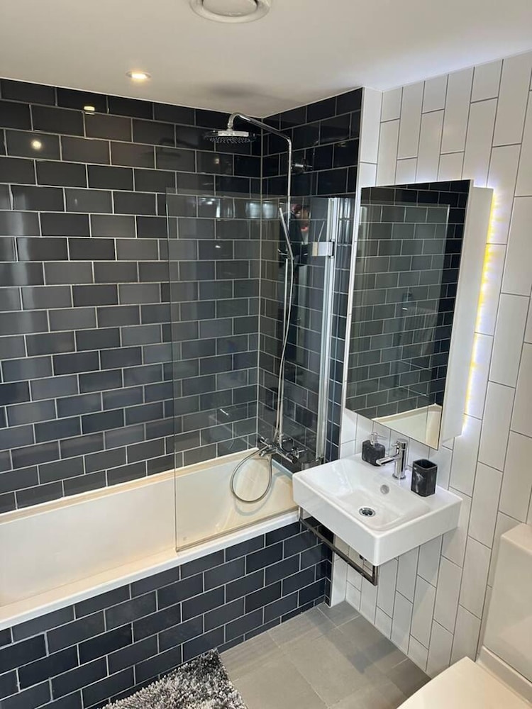 Impeccable 1-bed Apartment in London