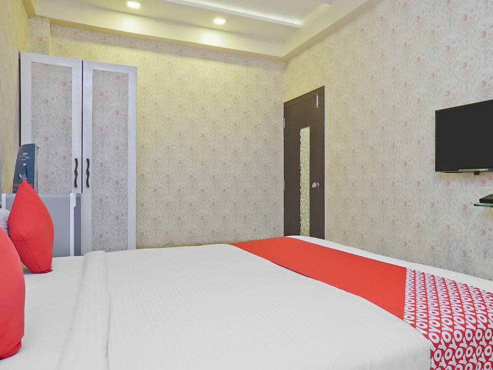 OYO 23524 Shades Of Royal view 3