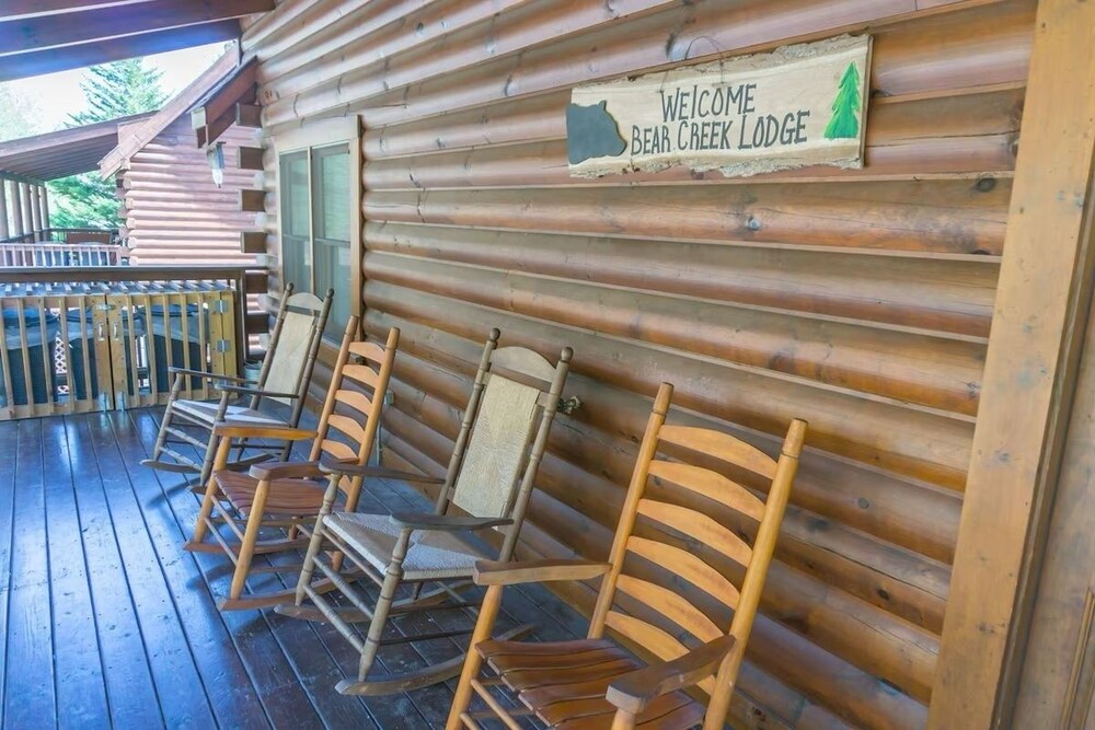 Er233 - Bear Creek Lodge 5 Bedroom Cabin