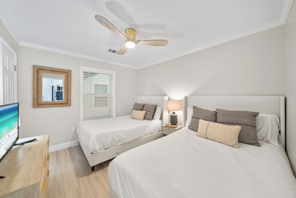 Beachside Villas 811