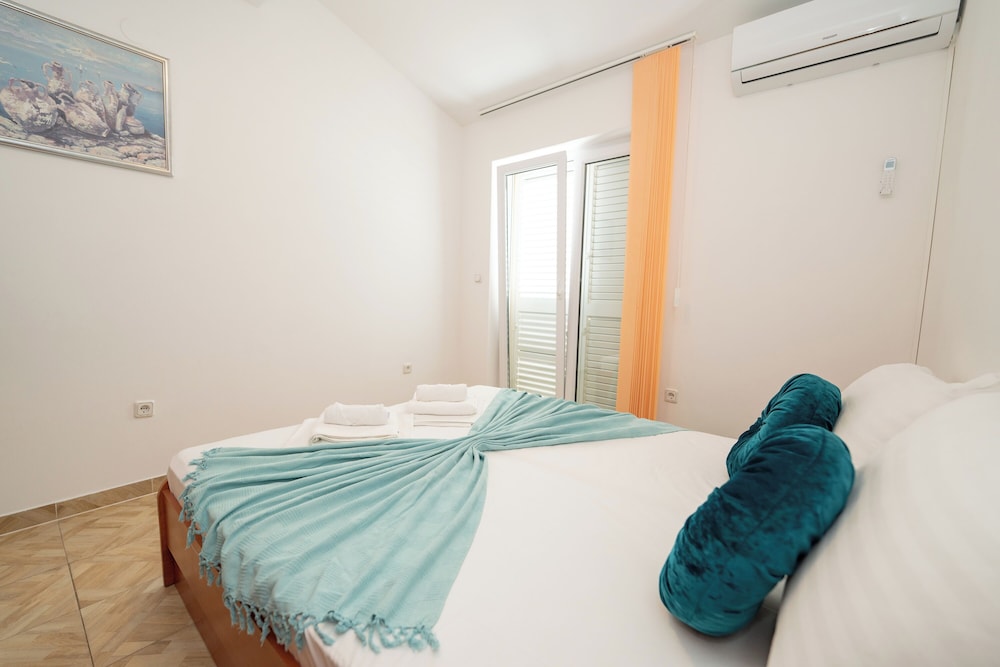 Apartments Adela III