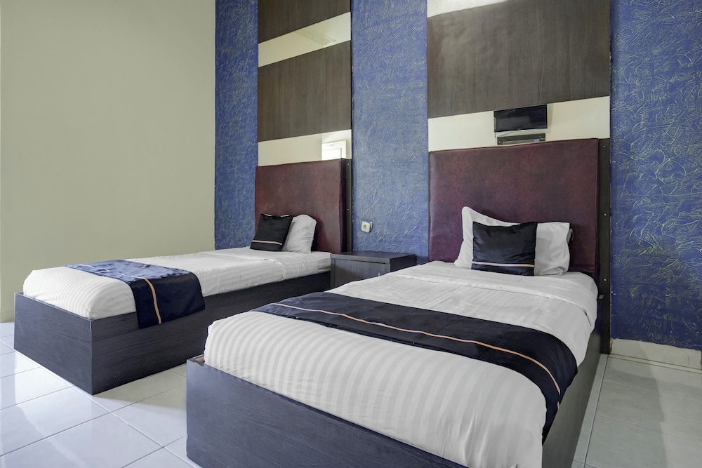 Hotel O near Universitas Widya Dharma