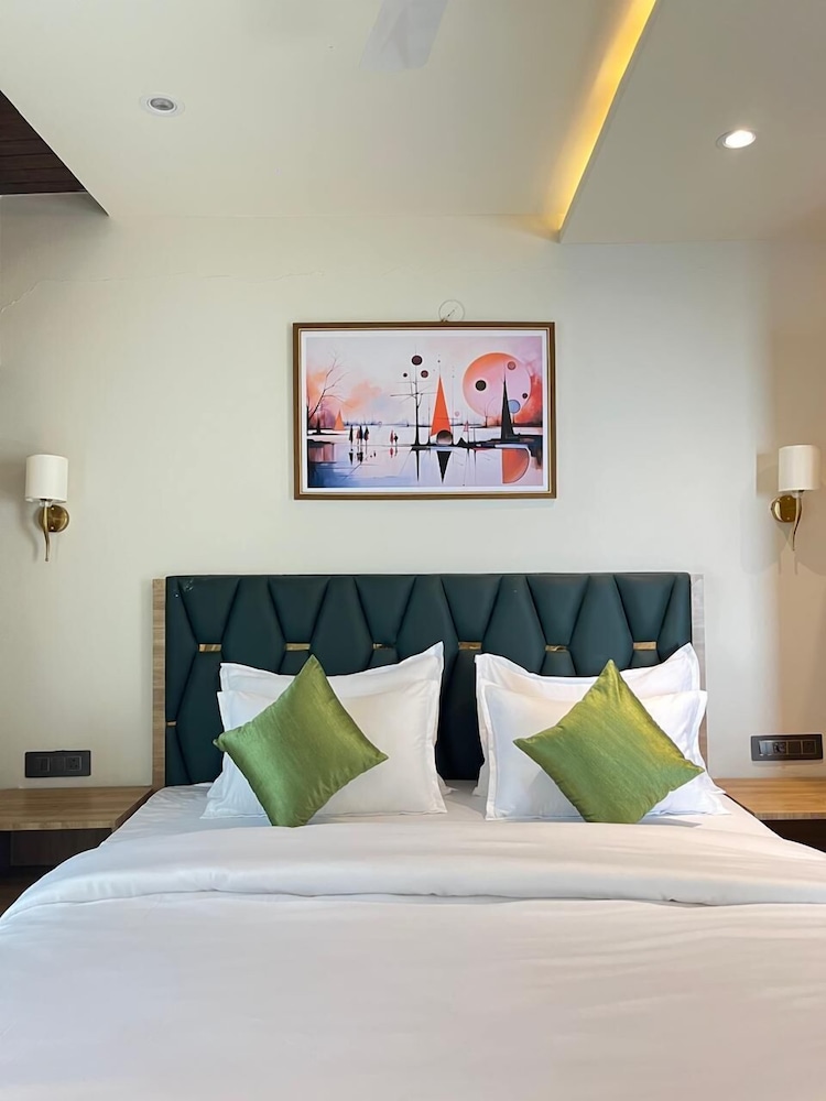 Hotel Parinay Sutra