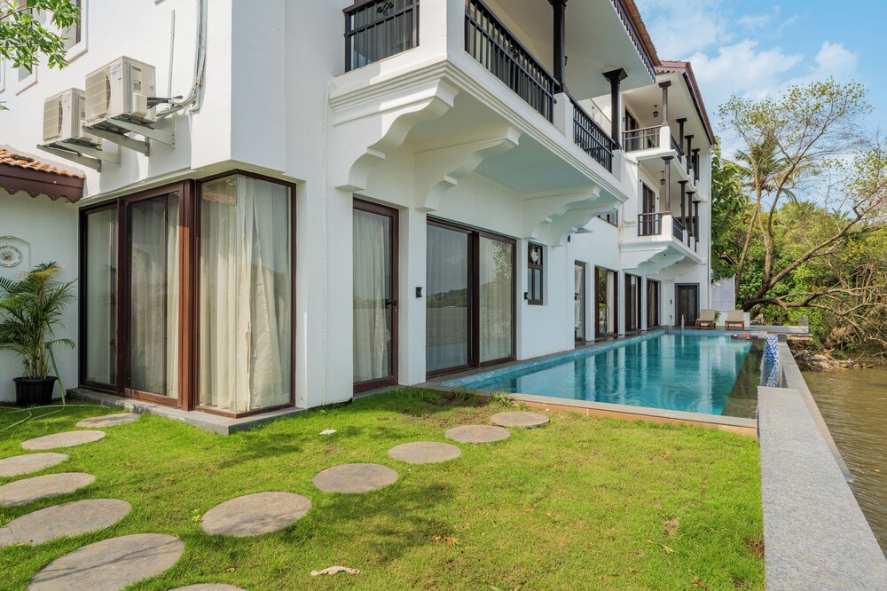 ELIVAAS VILLA FLEUVE