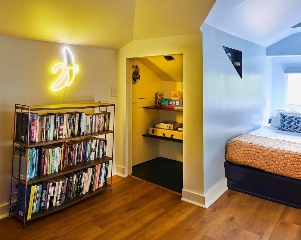 Charles on 11th - Beautifully Restored Historic Southside Home Walkable Perfect for Groups