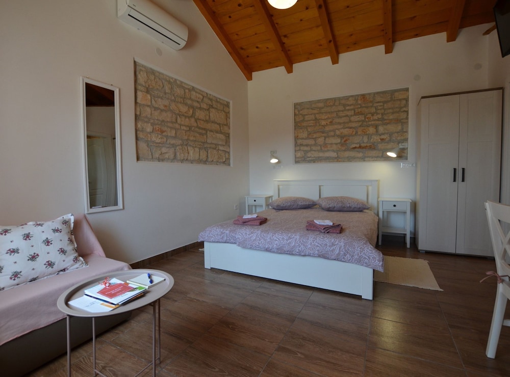 Lush and Sweet Escape Apartments