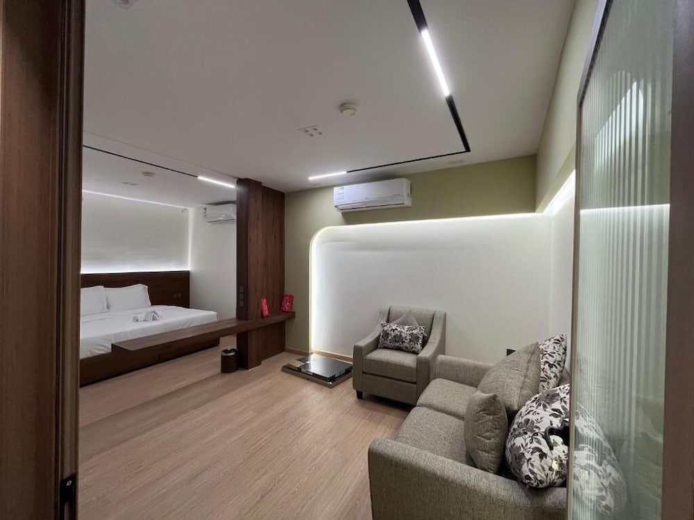 Al Rayyan Residential Suites
