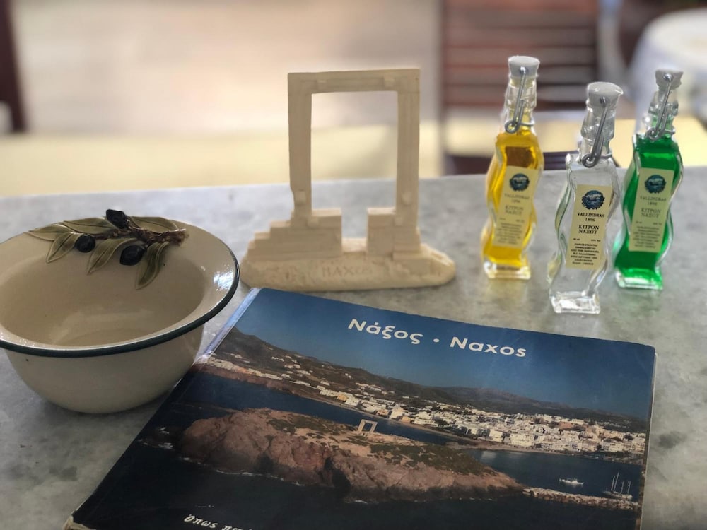 Oasis Studios en Naxos — other
