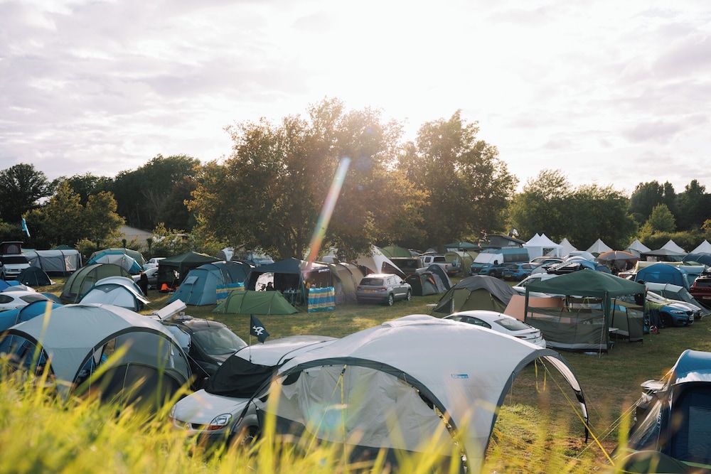 Bronze Camping