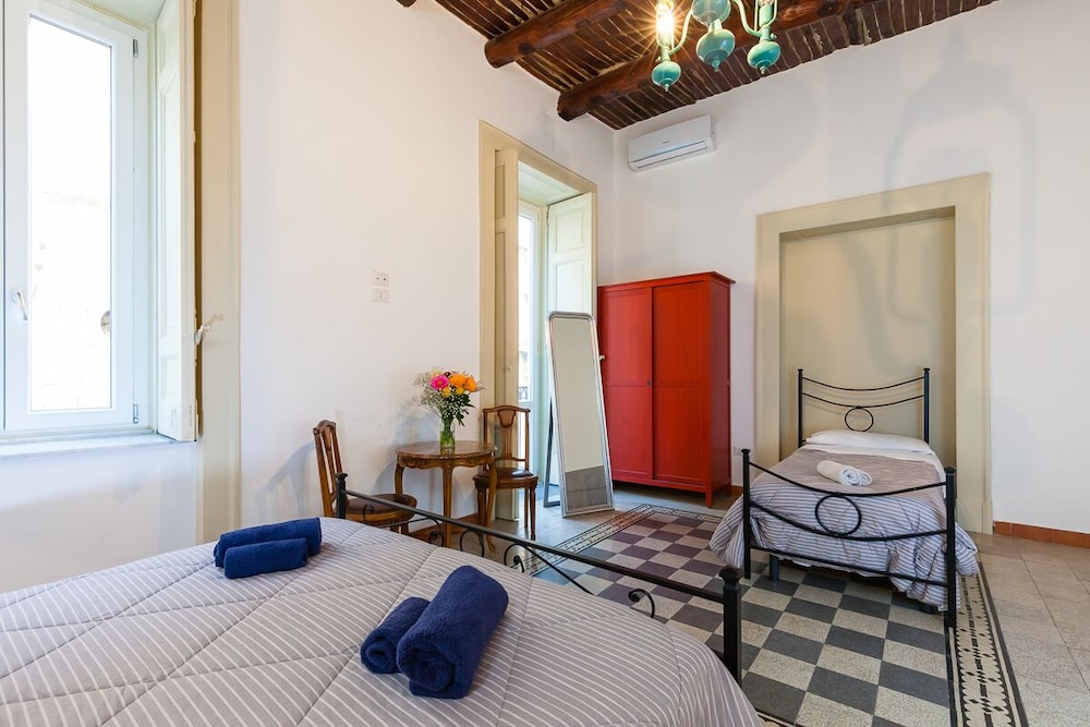Don Pedro Rooms Vicerè di Toledo in the city center