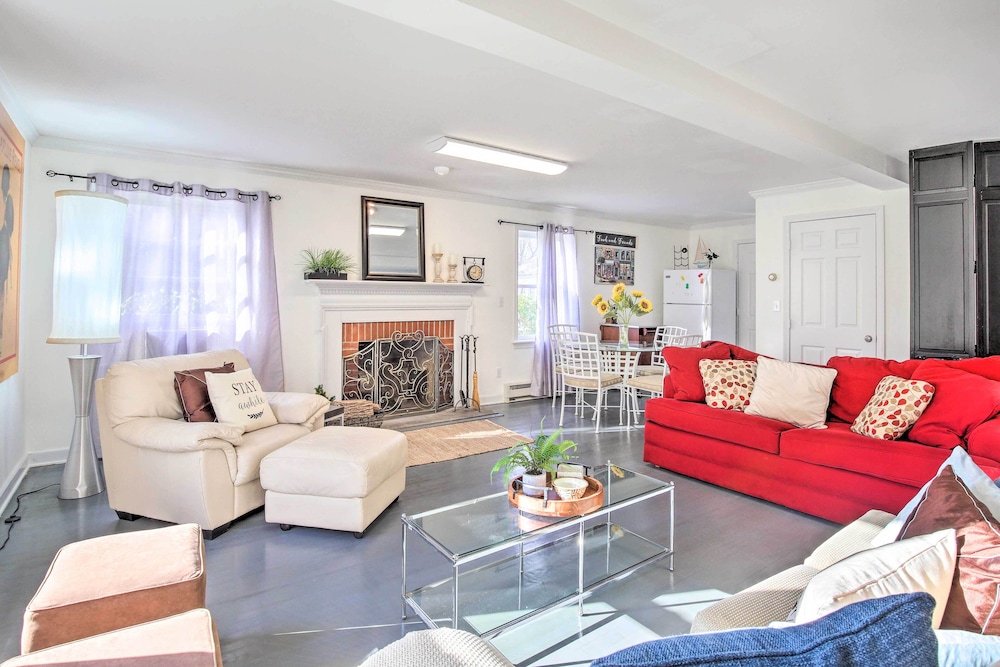 Easton Vacations - Elegant Connecticut Home: Fireplaces, Pet Friendly - Property Image 20