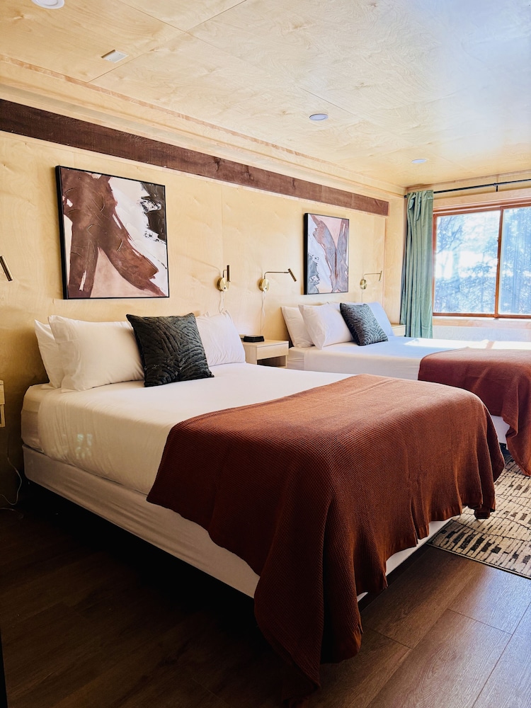Cascade Lodge