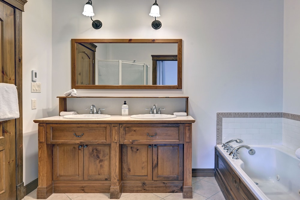 Les Manoirs Unit 10