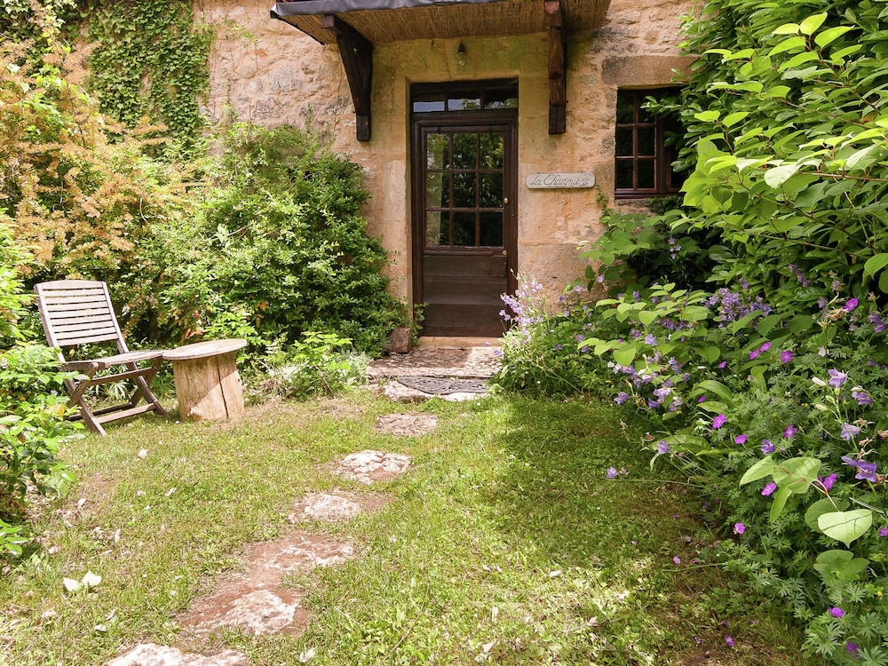 Estate in Dordogne Near Sites