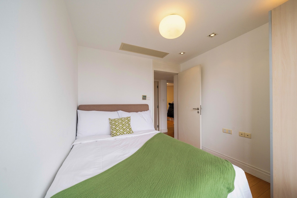 Tyms Elegant 3BR 2BA Apt Near Malls