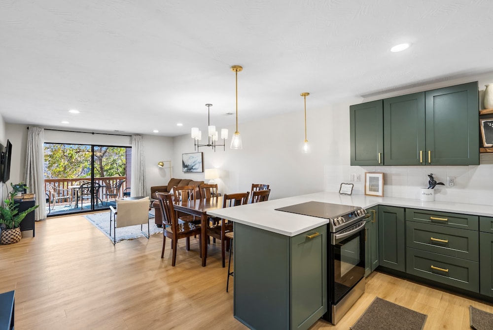 Avondale Hideaway Condo for 6