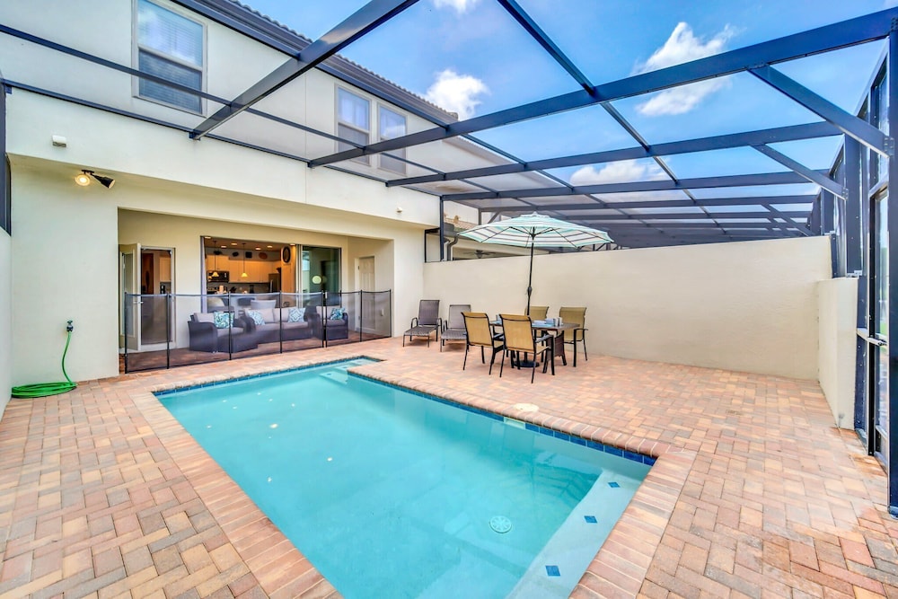 Stunning Lake View! Themed Bedrooms With Comfortable and Sophisticated Decor - Image 3