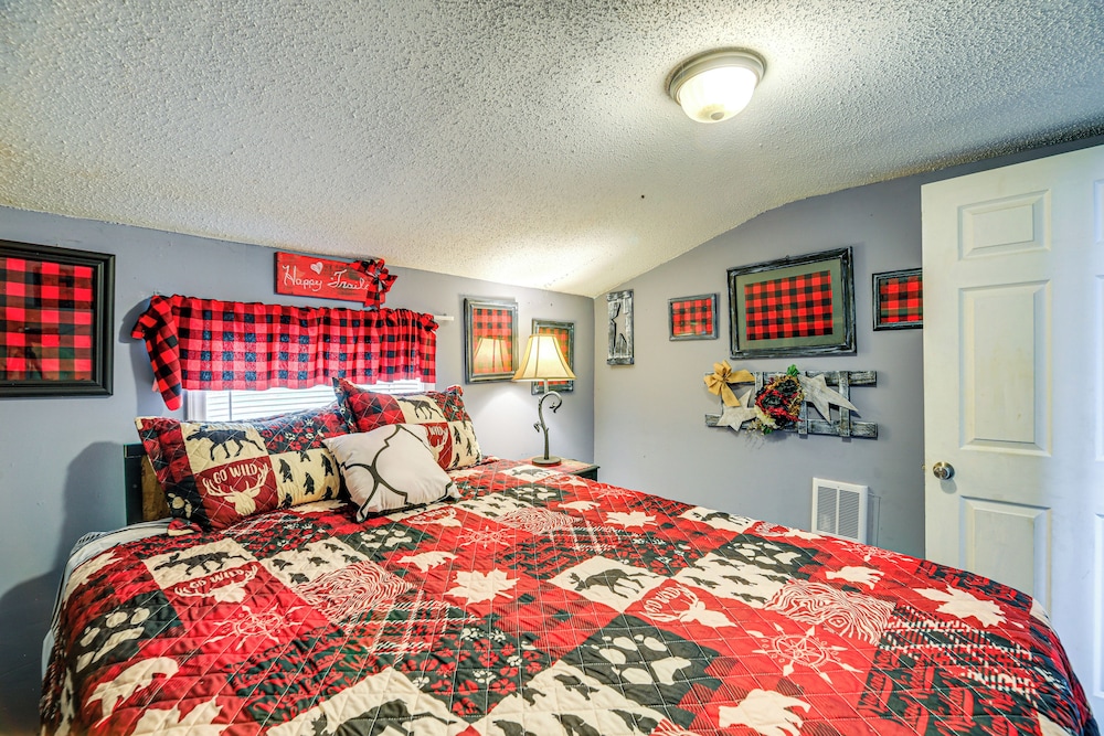 1 Mi to Hatfield-mccoy Trails: Apt in Matewan
