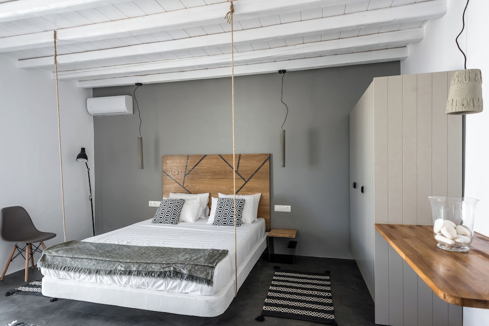 Mykonist Merchia Beach Villas & Suites