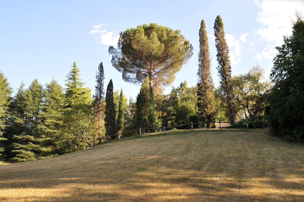 Le Chaufourg Chateau view 5
