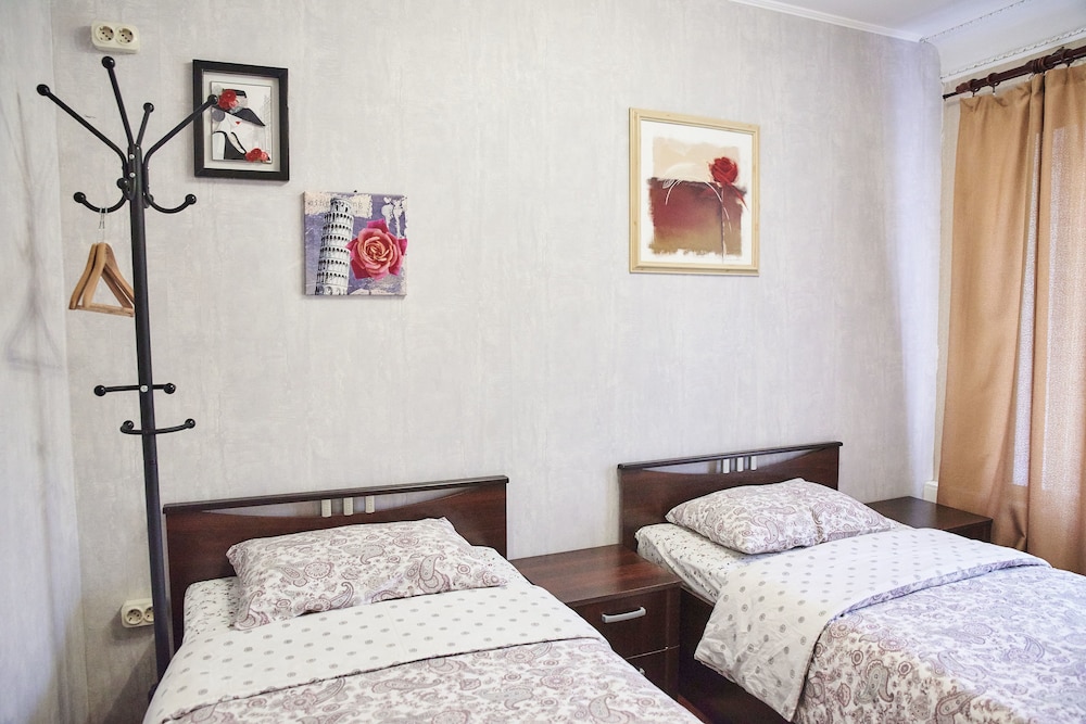 HotHos Hostel