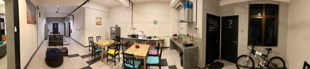 Mari Hostel